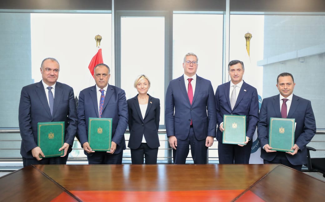 إيجاس وإيني وبي بي توقع اتفاقية لتعزيز أنشطة استكشاف الغاز البحر المتوسط